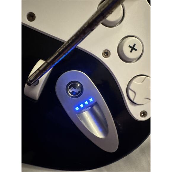 RockBand Wii Harmonix Fender Guitar Hero Stratocaster Model 19091 - NO DONGLE - Picture 3 of 9